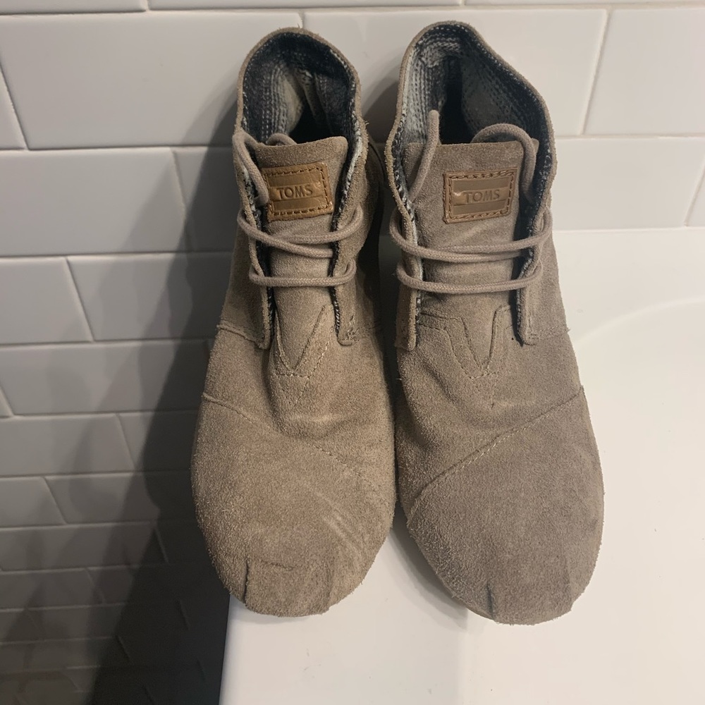 Tom’s ankle booties